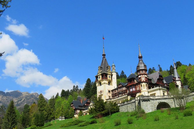 Hiking From the Kings Castle to the Queens Heart - Professional Guidance and Tour Highlights