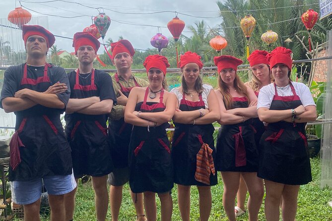 Hoi an Eco Cooking Class(Local Market, Basket Boat Ride,Crab Fishing & Cooking)