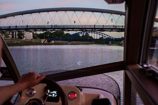 Krakow: River Cruise and in the Footsteps of Jewish Heritage Tour in a Golf Cart