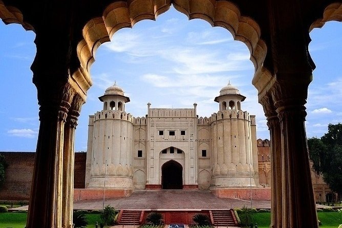 Lahore Full Day Sightseeing Tour - Pickup and Transportation
