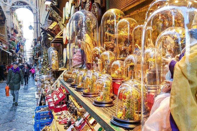 Naples in Christmas Time Tour With San Gregorio Armeno Market & City Highlights
