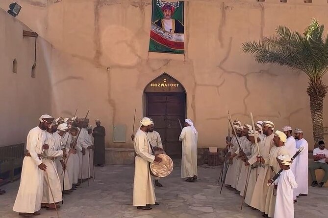 Nizwa Fort-Nizwa Souq-Birkat Al Mouz-Jebel Akhdar - Private Full Day Tour - Pickup Information