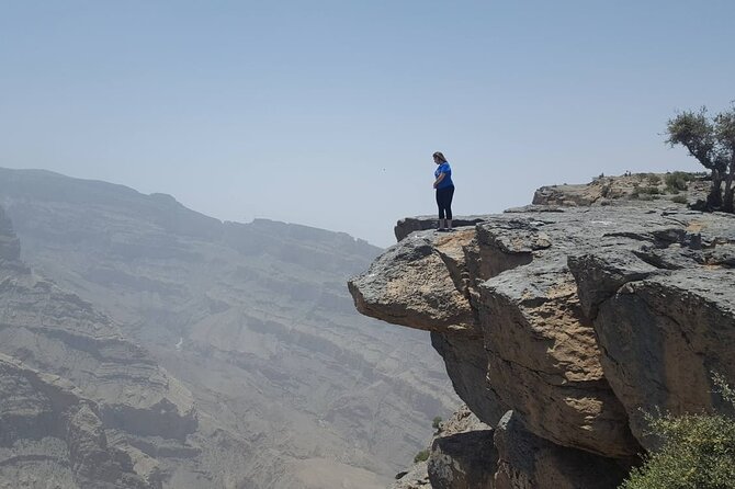 Nizwa Fort-Nizwa Souq-Misfah Al Arbyeen-Jebel Shams - Private Full Day Tour - Meeting and Pickup Details
