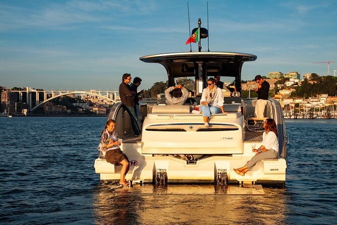 Porto Full Day Private Cruise on a Luxury Yacht in the Douro - Services and Food Options