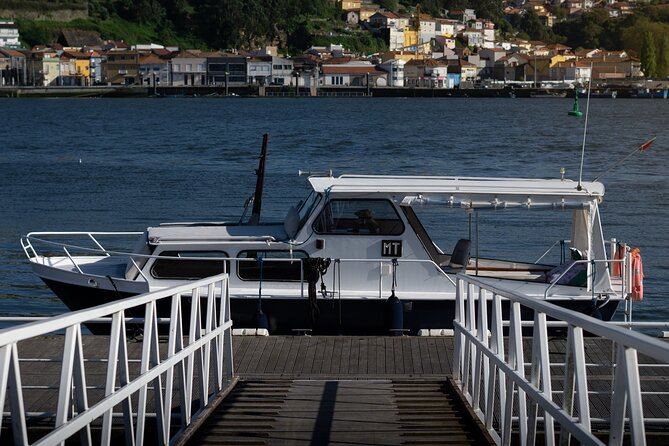 Porto- Shared Boat Trip on the Douro River 2H - Booking and Payment