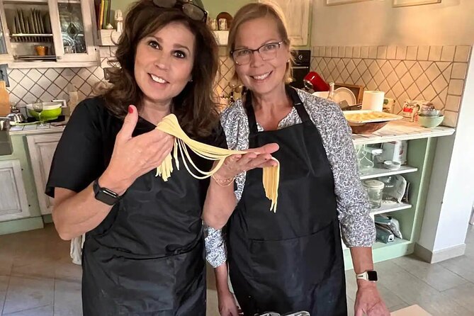 Private Cooking Lesson With a Typical Italian Family - Inclusions