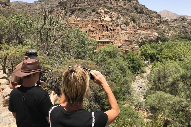 Private Day Trip to Nizwa, Jabal Akhdar (Green Mountain) & Birkat Al Moz - Pickup Details