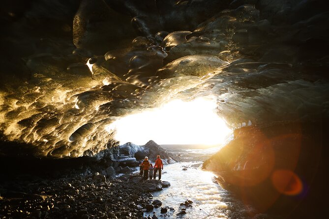 Private Ice Cave Tour in Vatnajokull With Photographer - Pricing and Inclusions