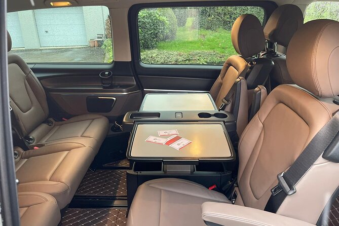 Private Luxury Transfers ZRH Airport to Zurich City in V Class - Pickup Options