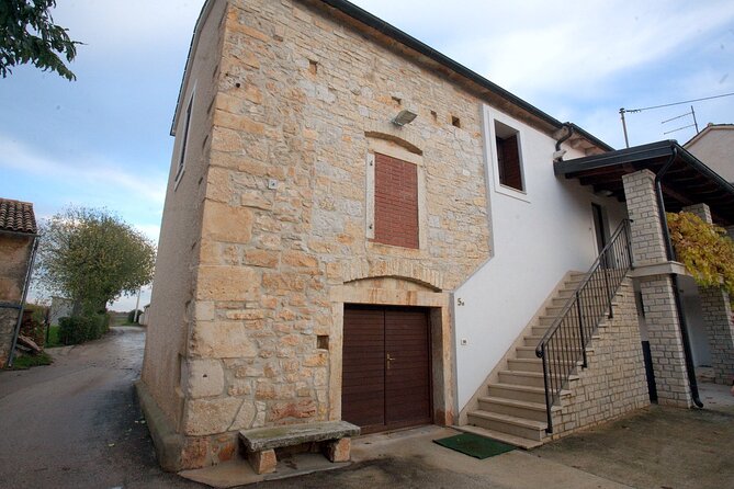 Private Sparkling Wine Tasting in Istria - Experience Details