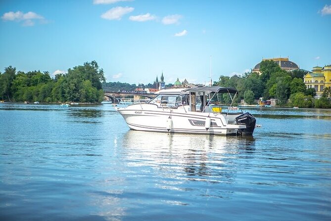 Private Speedboat Cruise Visit to Prague With Drinks Included - Alcohol Policy