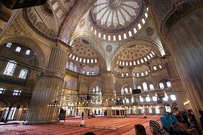 Private Tour Guide in Istanbul in Spanish - Services Included
