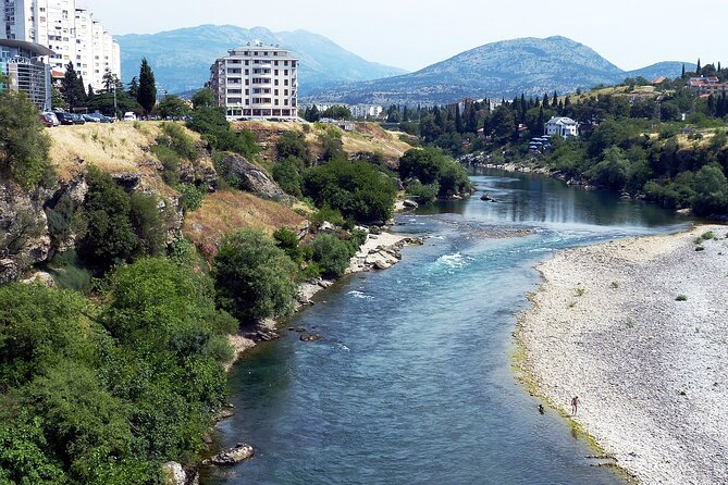 Private Tour Podgorica & Niagara Falls (multilingual) - Multilingual Tour Guides