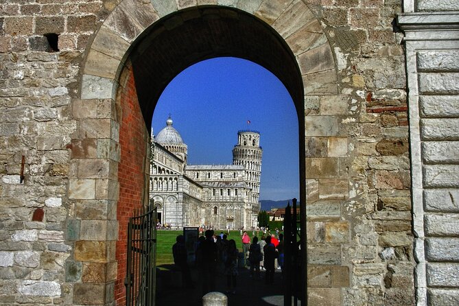 Private Transfer From Monaco To Pisa With a 2 Hour Stop in Genoa