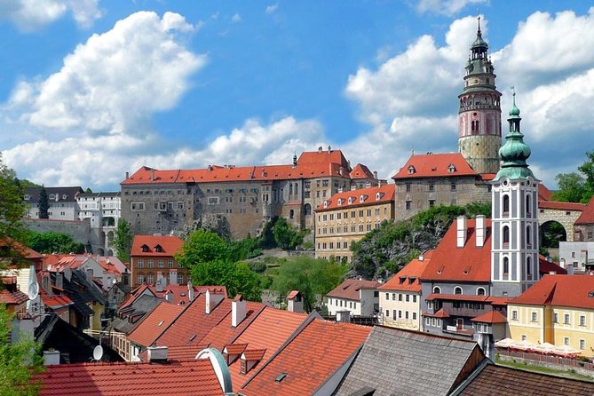 Private Transfer From Prague to Vienna With a Stopover in Cesky Krumlov - Transportation and Amenities