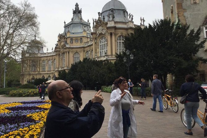 Private Walking Tour in Budapests Pest Side!