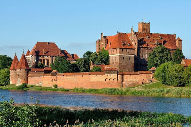 Private Walking Tour of Gdansk + Amber Museum + Malbork Castle - Location and Duration
