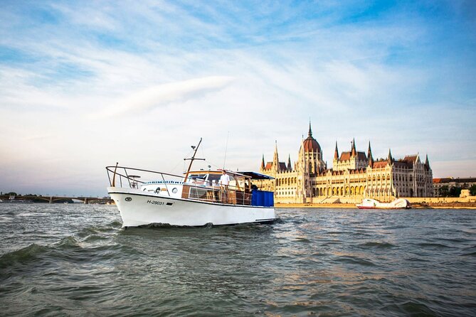 Private Yacht Tour in Budapest - Meeting Point