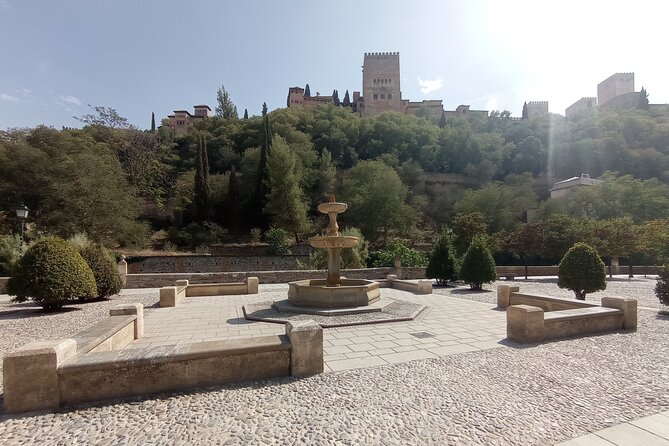 Secrets of Dynasties & Royals Quest Experience in Granada - Meeting and Pickup