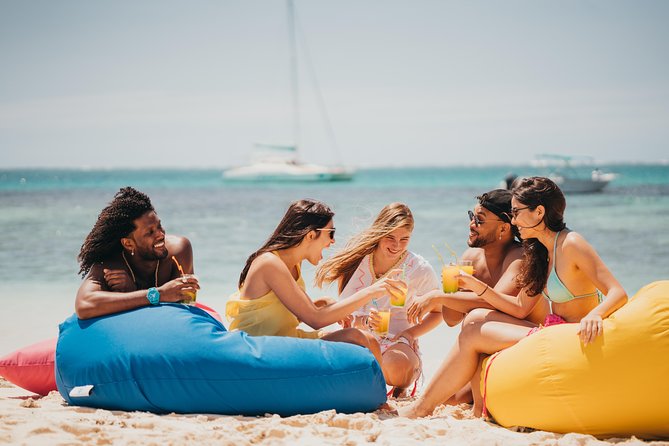 Shared EAST Cruise - Ile Aux Cerfs : Full Day Catamaran Cruise - Meeting Point Details