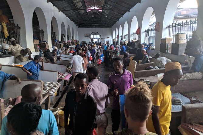 Stonetown Historical Walking Tour & Traditional Lunch - Guide Services Provided