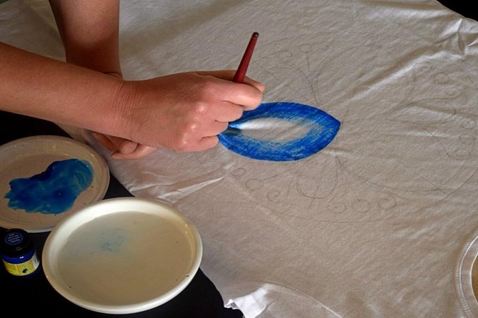 T-Shirt Painting Workshop With a Local Artisan