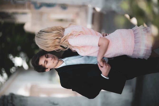 Take Stunning Photos of Yourself While Walking Vienna