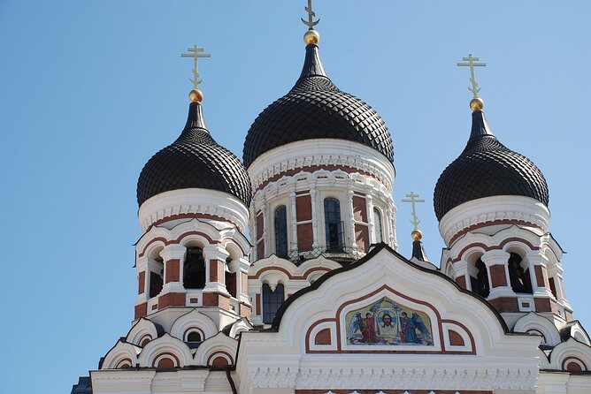 Tallinn Private Walking Tour With A Professional Guide - Benefits of Private Tour