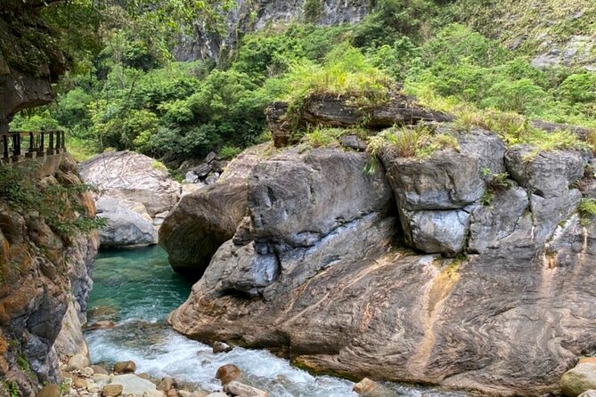 Taroko Gorge Day Tour From Taipei by Train