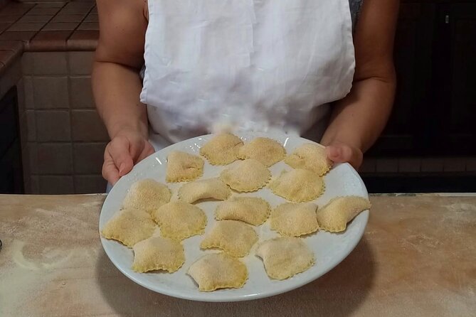 Tipical Neapolitan Sweets: Cooking Class and Dinner