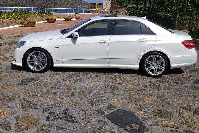 Transfer Heraklion Airport to ELOUNTA Area up to 7 Customers - Vehicle Capacity and Amenities