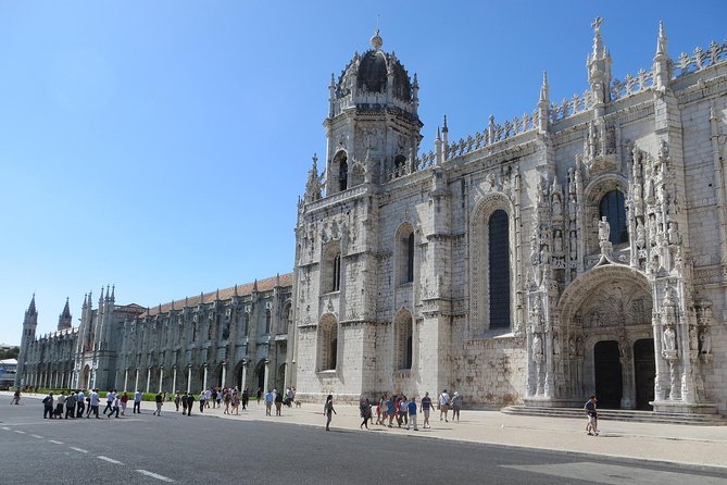 Transfer Lisbon to Cascais(8pax) - Pickup and Drop-off Points