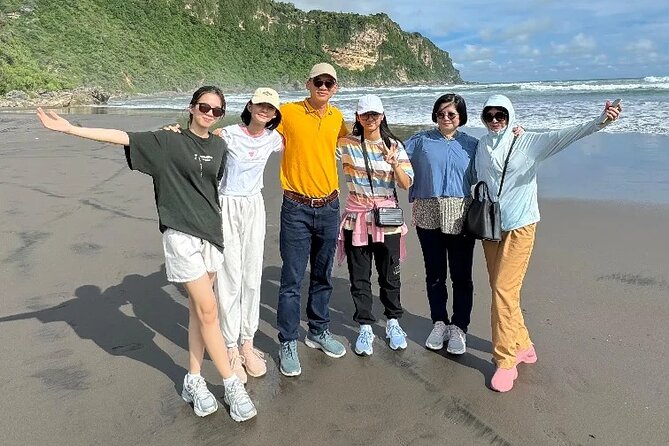 Yogyakarta Local Driver (Jogja - Bromo - Ijen Tour Services) - Meeting and Pickup Details