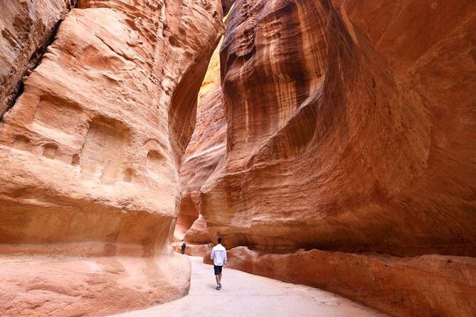 2Days Tour Petra Wadi Rum & Visit Baptism Site 2hours From Amman