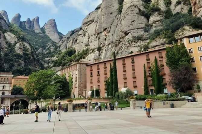 Barcelona To Montserrat Premium Half Day Guided Tour - Booking and Cancellation Policy