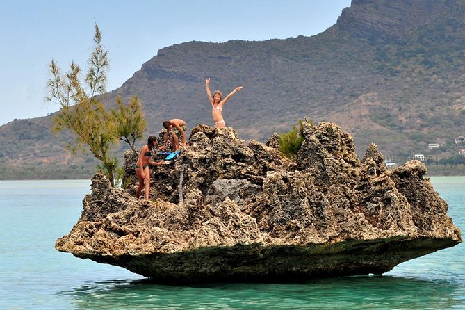 Catamaran Cruise to Ile Aux Bénitiers: Dolphin Watch, Crystal Rock & Transfer - Additional Information for Participants