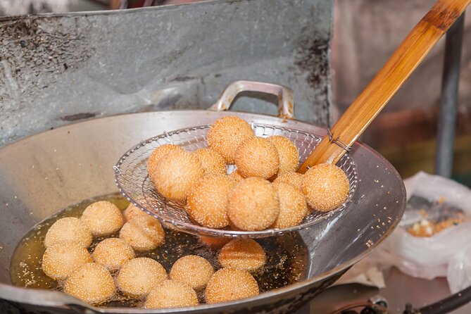 China Town & Port-Louis Mix Food Tour - Food Sampling Experience