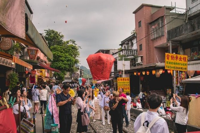 Half Day Private Tour to Jiufen, Shifen Waterfall & Pingxi Sky Lantern - Reviews and Testimonials