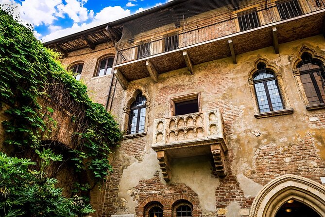 Juliet & Romeos Balcony - Skip the Line & Verona City With Guide - Tour Location & Guide Information