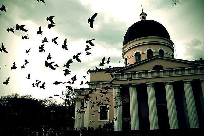 Kiss Me Now - City Tour of Chisinau! - What To Expect