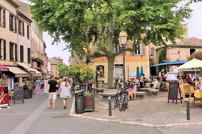 Local Art and Crafts in the Provence Countryside Villages - Craftsmanship in Provencal Markets