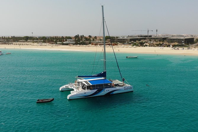 Lounge Catamaran SODADE Half-Day - Meeting and Pickup