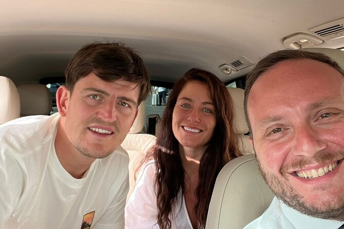 Luxury Transfer From Rome to Napoli - English-Speaking Driver Assistance