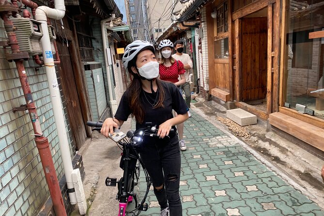 Market Food Tour & Evening E-bike Ride in Seoul - Frequently Asked Questions