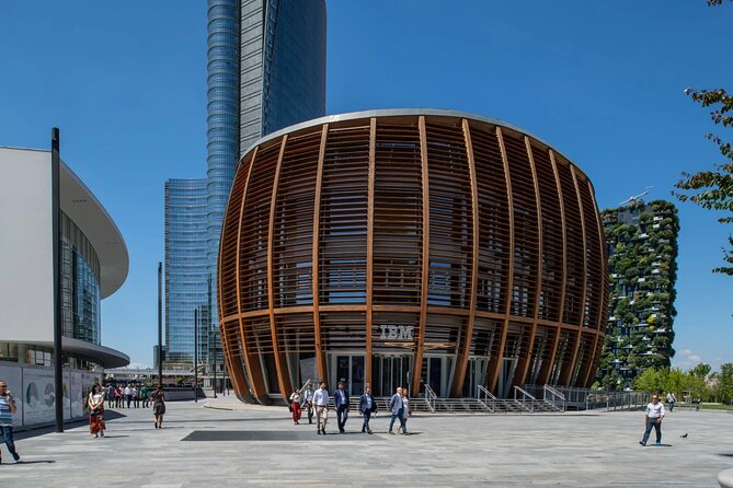 Milan Urban Wonders Small Group Tour - Guide Information