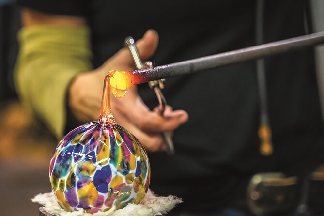 Murano Burano Boat Tour With Glass Blowing - Burano Island Exploration