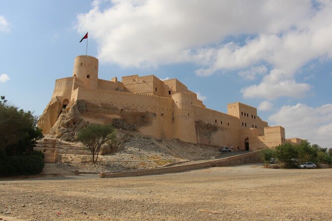 Nakhal Fort-Nakhal Hotspring-Wadi Bani Awf-Bilad Sayt - Private Full Day Tour - Meeting and Pickup Details