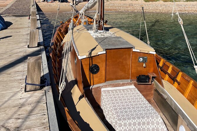 One-Day Tour on a Vintage Cruise in Tavolara and Molara - Inclusions and Amenities