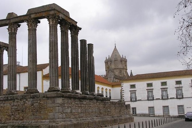 One Way Algarve to Lisbon, Through the Museum-City Evora and Alentejo Landscape - Pickup Instructions in Algarve Region