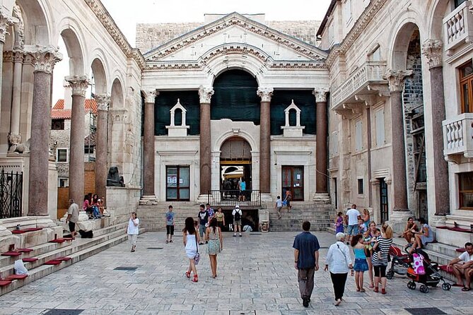 One Way Private Transfer From Dubrovnik to Split - Vehicle Amenities